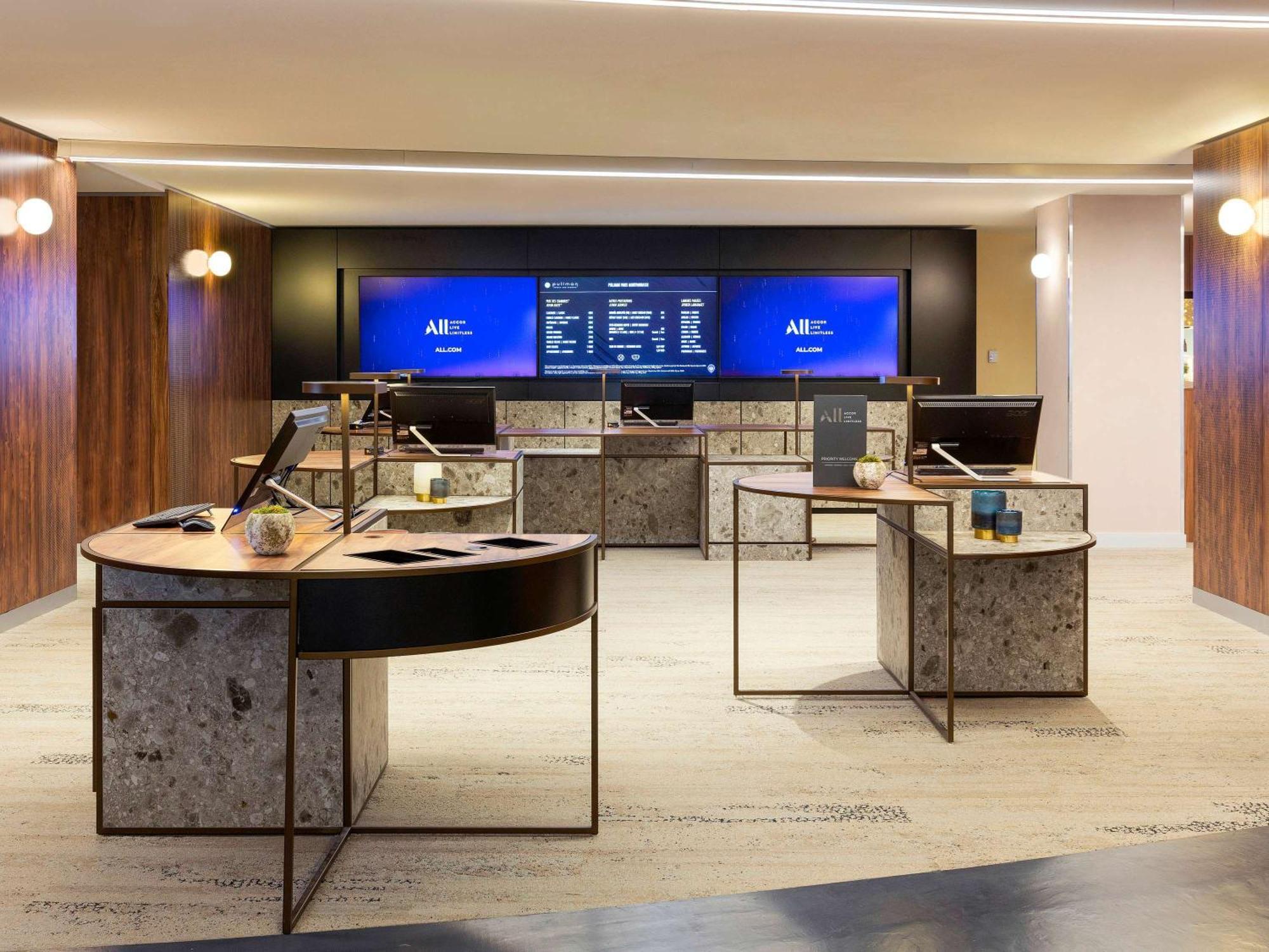 Hotel Pullman Paris Montparnasse Esterno foto